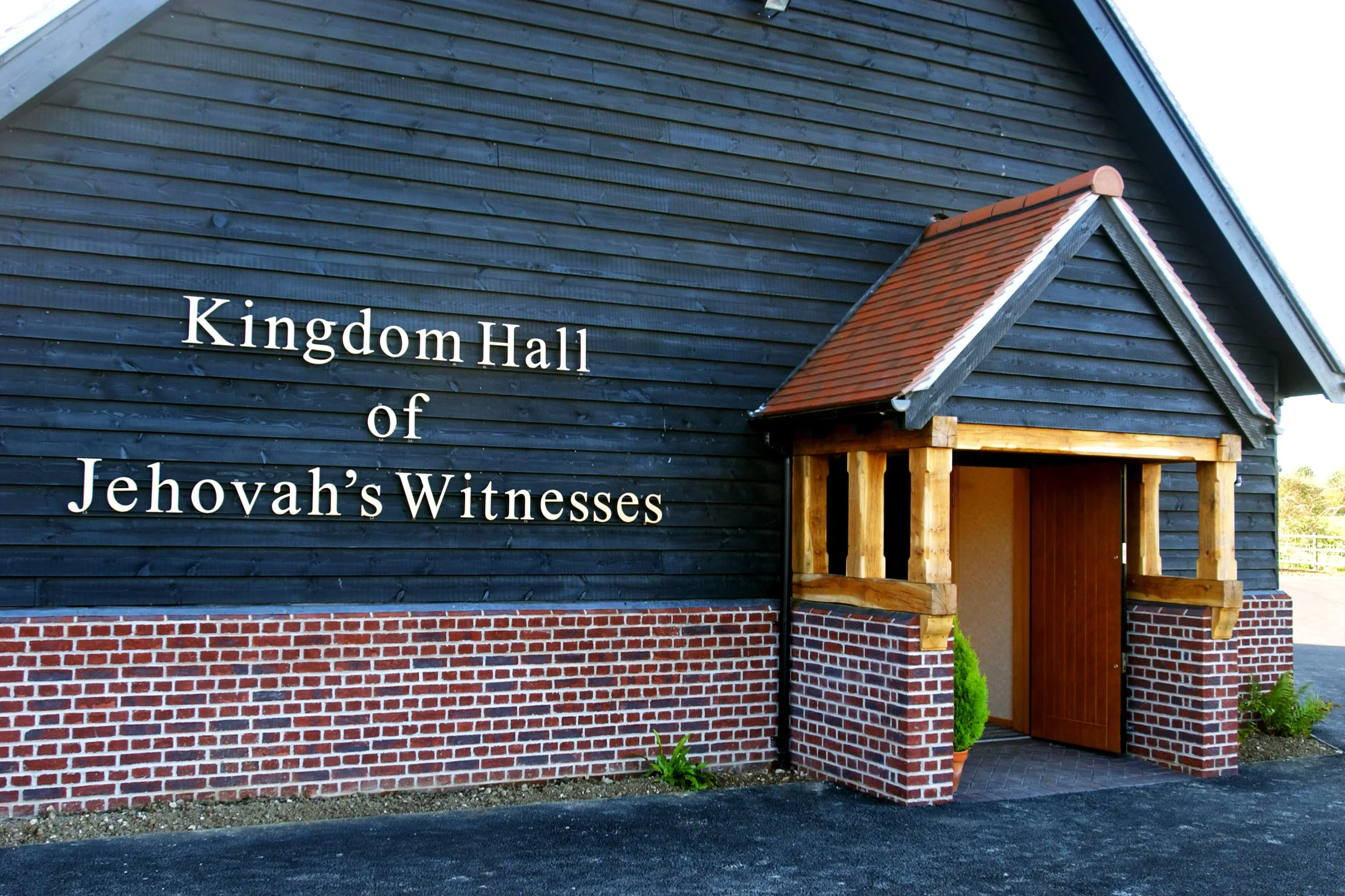Jehovah Witnesses and medico-ethical dilemmas: my experience